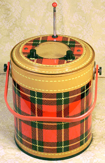 Bagpiper SKR101 cooler radio top view