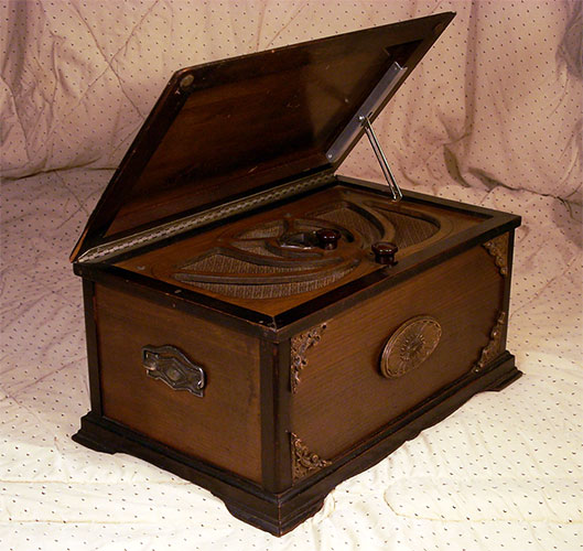 Detrola Chest Radio c. 1932