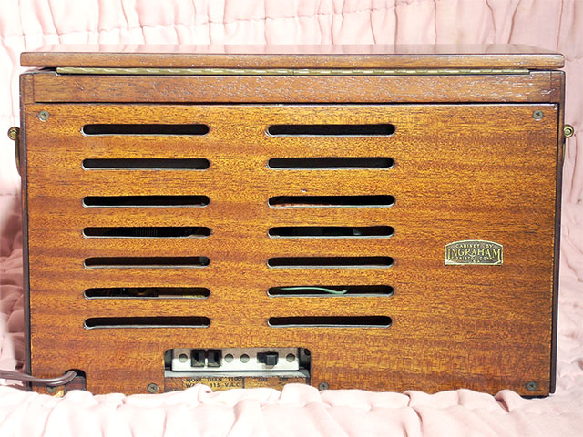 Emerson 682 Bar Radio C. 1951