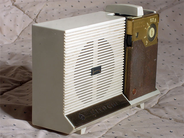 Hitachi TH-666R with speaker mount, 1959