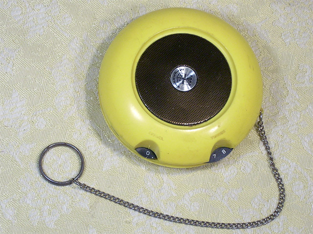 Magnavox 2R1014, Yellow