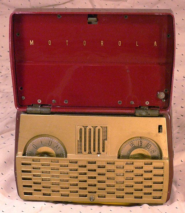 Motorola 52M2U maroon 1952