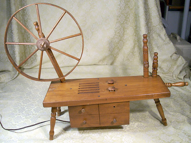 Unknown Spinning Wheel Radio