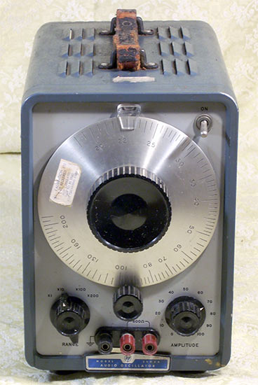 Hewlett-Packard 200AB Audio Oscillator