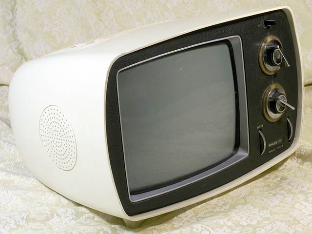 Philco B350FWH side view