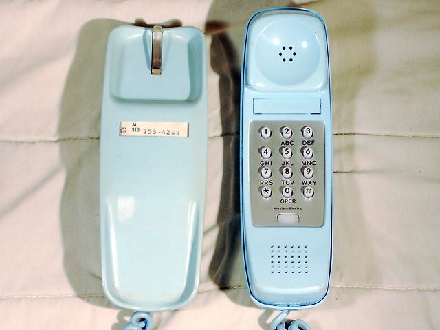 Western Electric Trimline, blue